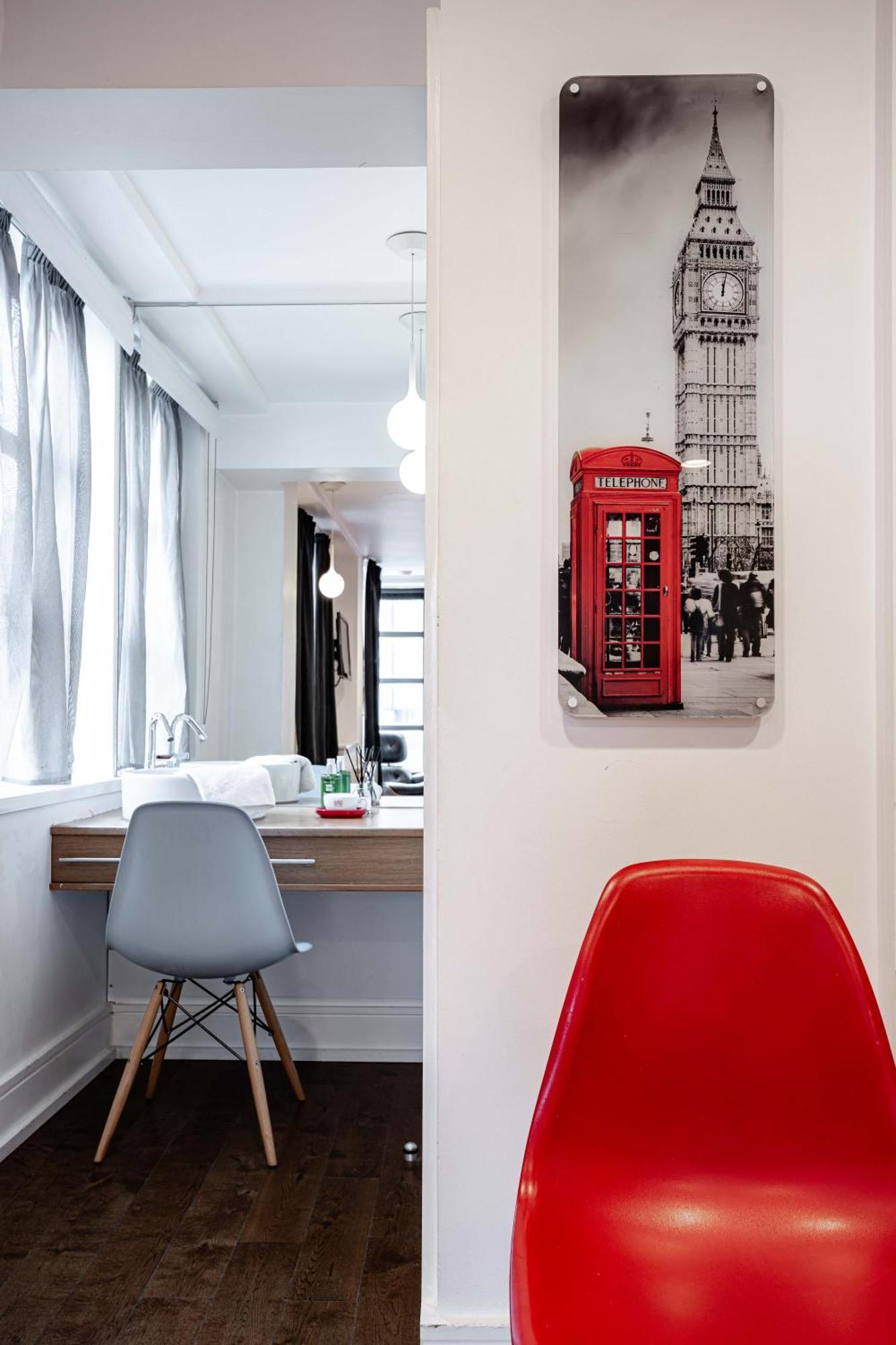 The Whitechapel Hotel 4*